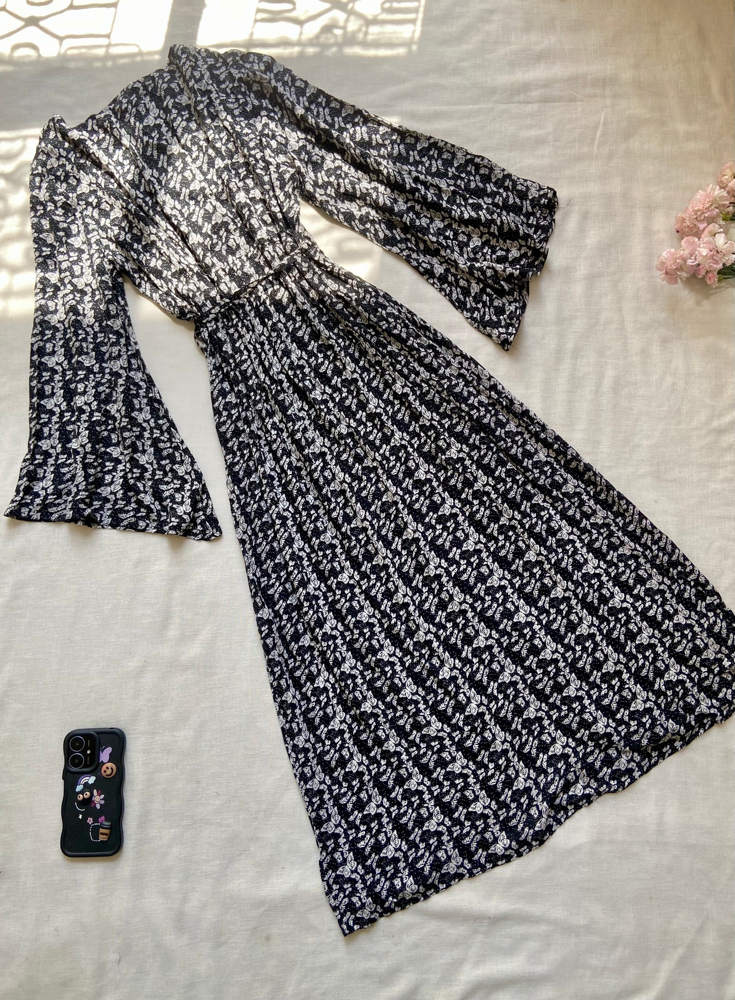 Floral Print Black Maxi Dress with Flared Sleeves