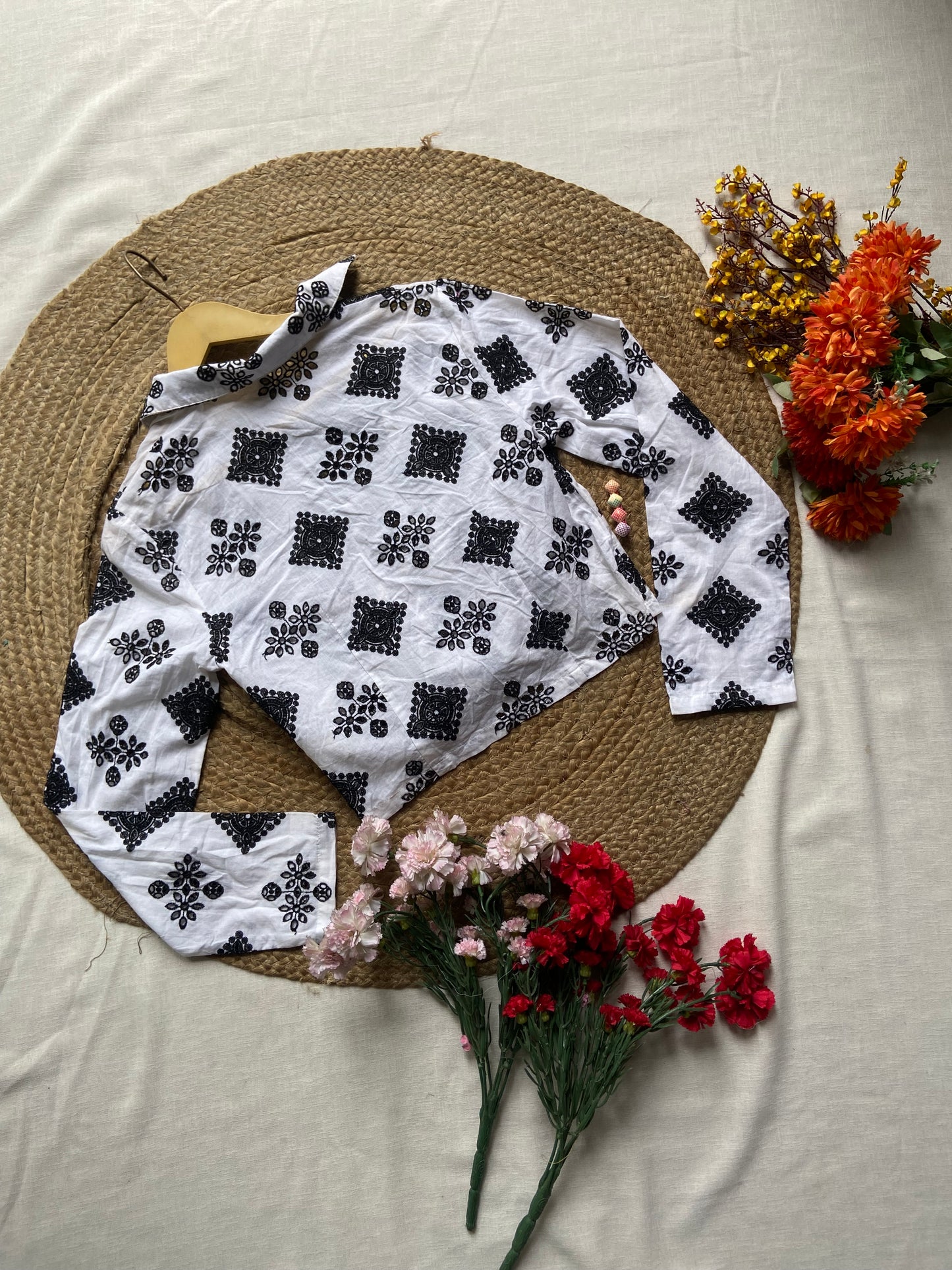 Women's White & Black Printed Long Sleeve Collared Shirt