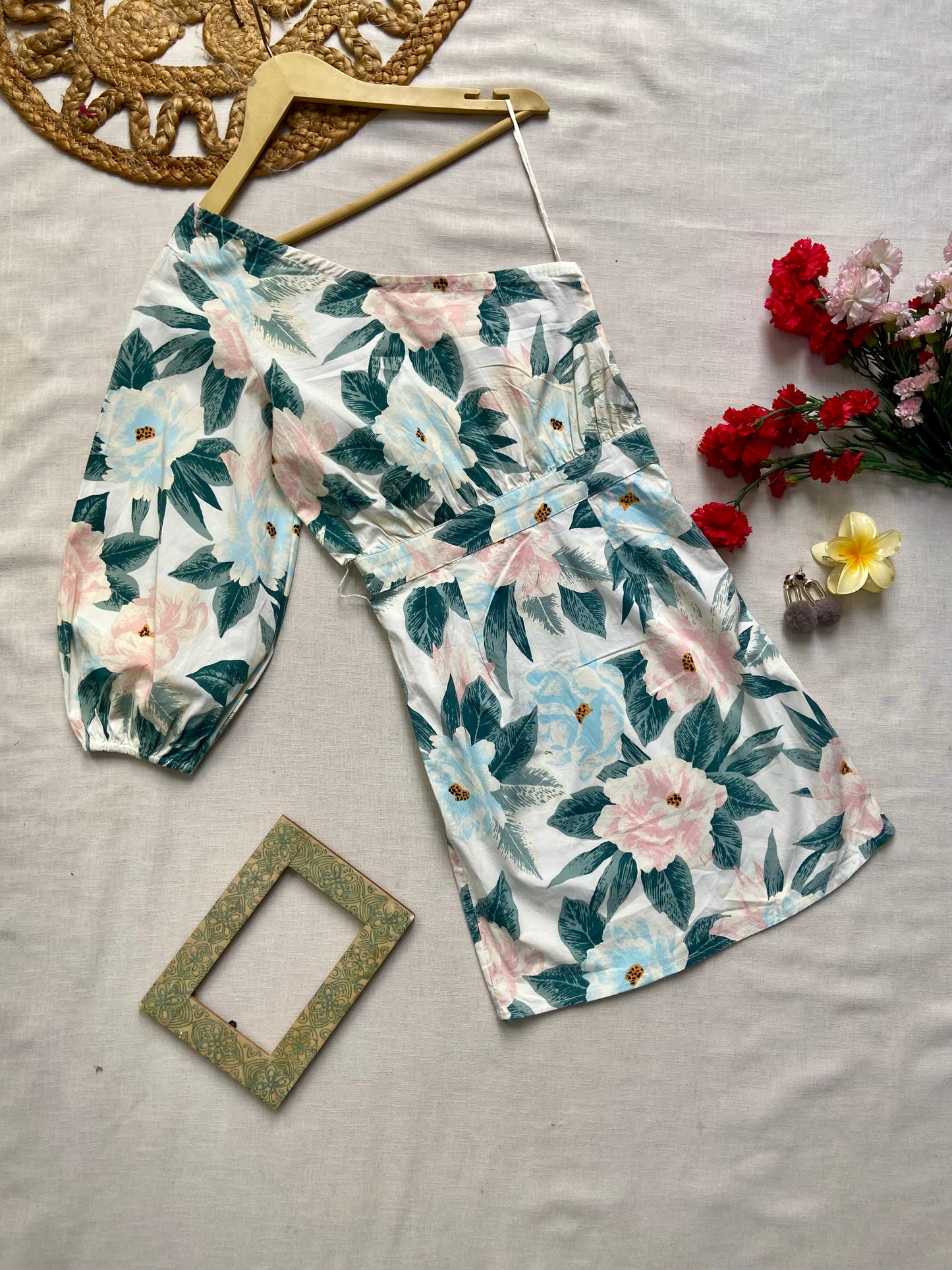 WHITE FLORAL ONE SHOULDER DRESS