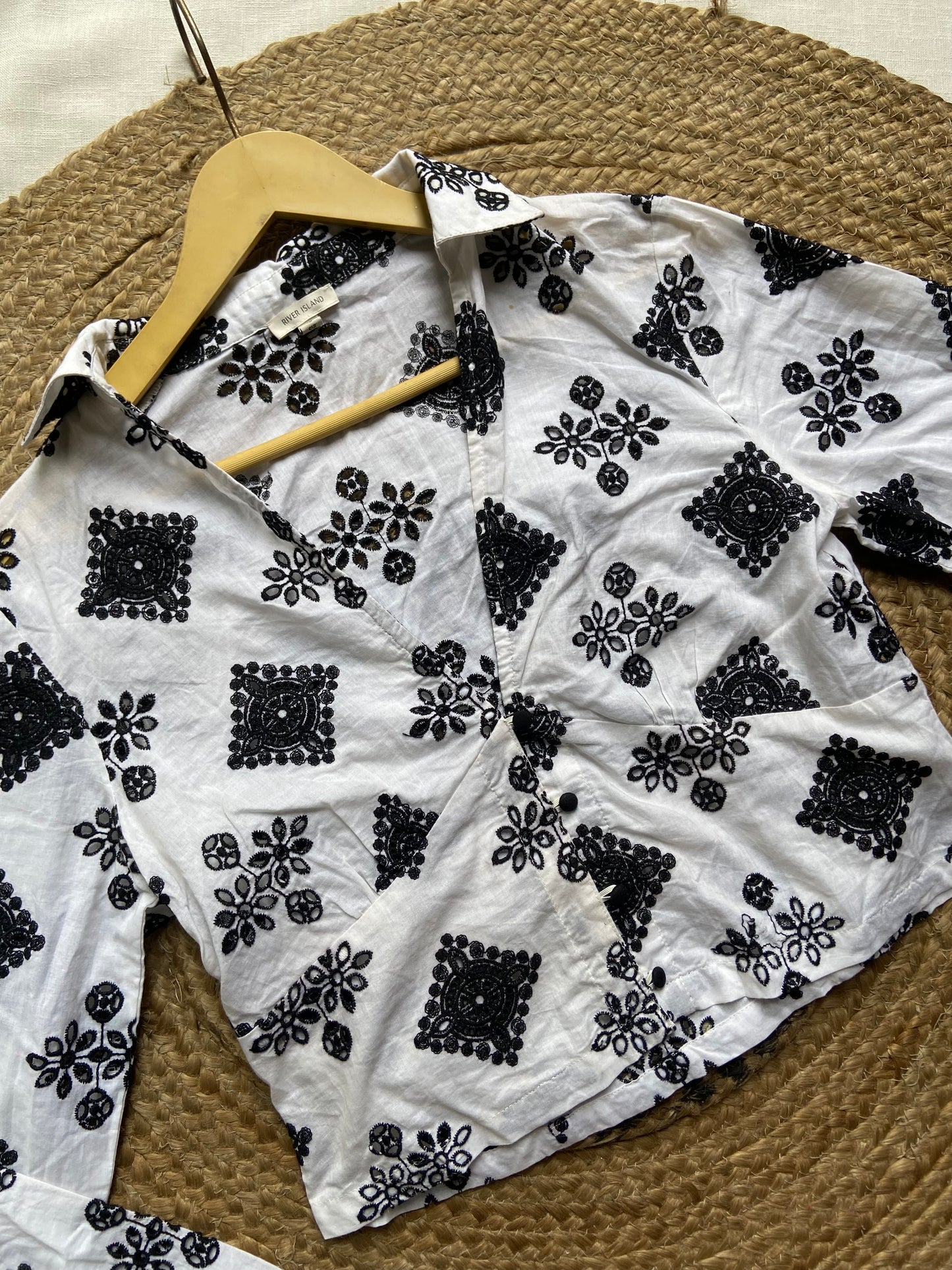 Women's White & Black Printed Long Sleeve Collared Shirt