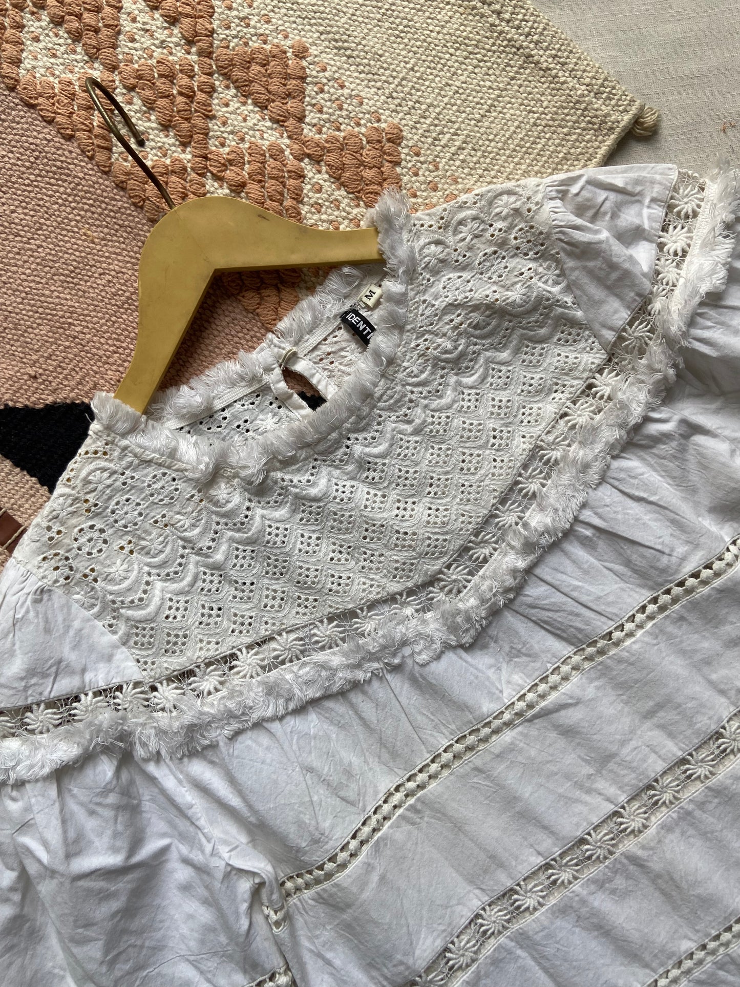 White Lace-Panelled Cotton Top with Puff Sleeves