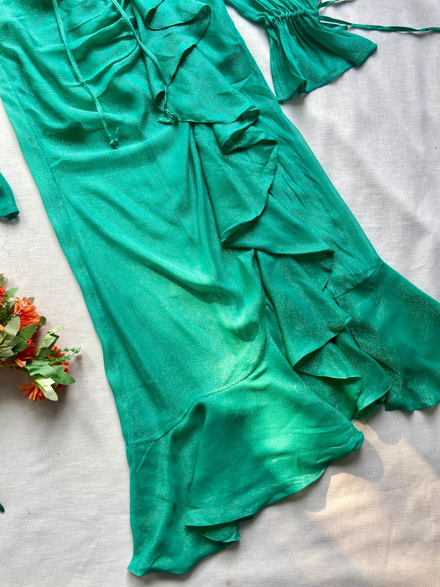 Women’s Green Satin Bodycon Maxi Dress with Ruffle Detail