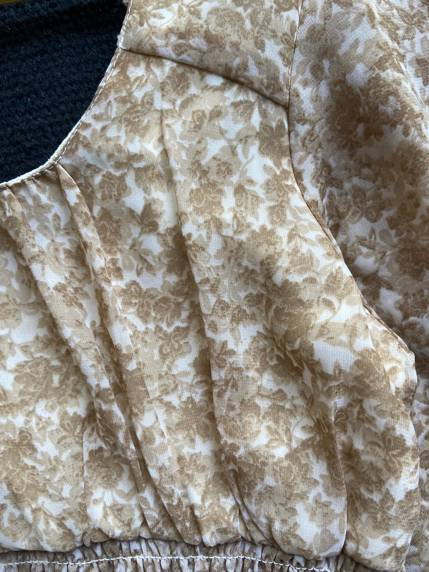 Beige Floral Print Crop Top with Puff Sleeves & Smocked Waist – Boho Chic Style