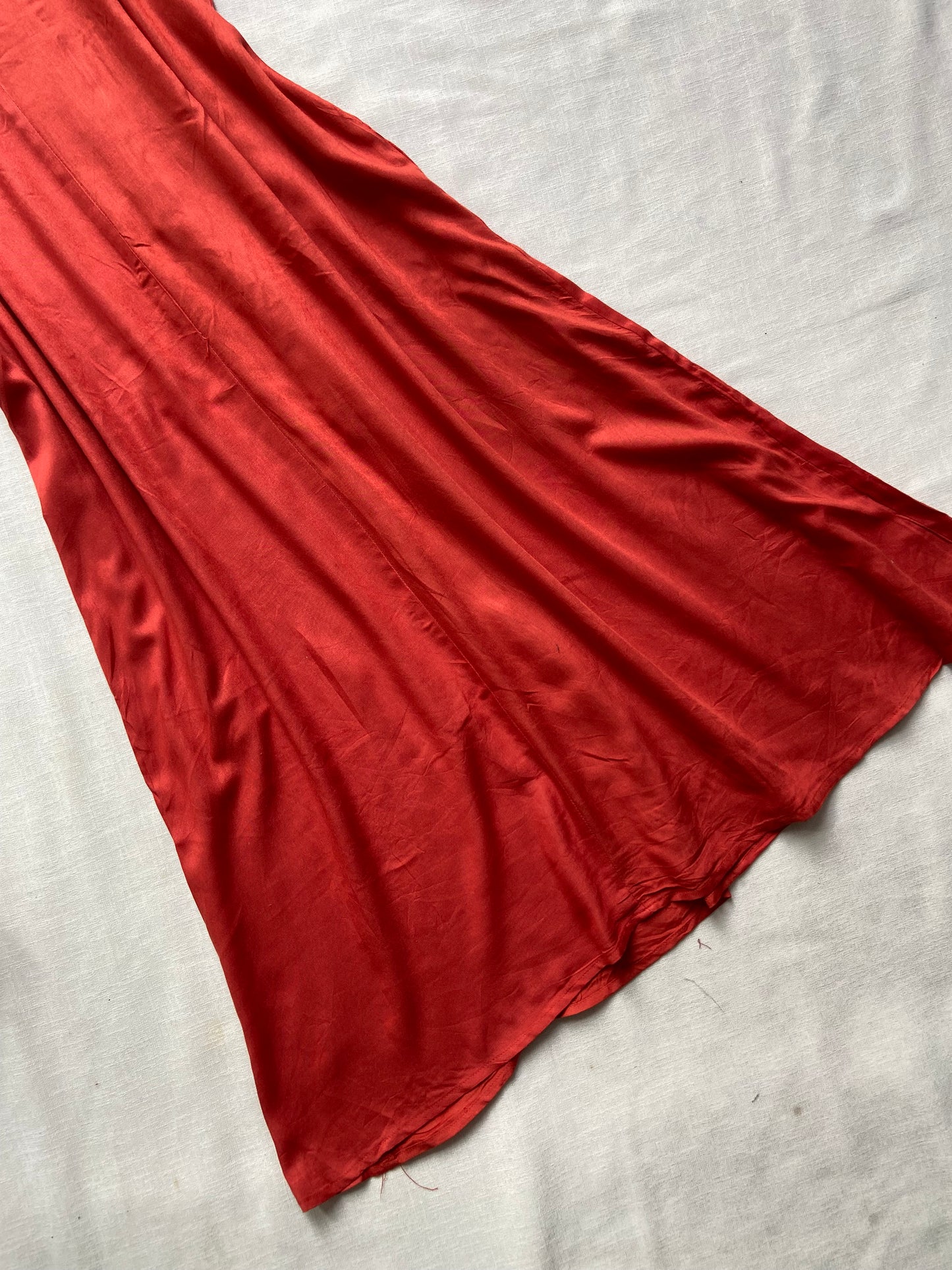 Chic Red Satin Slip Dress – Spaghetti Straps & V-Neckline