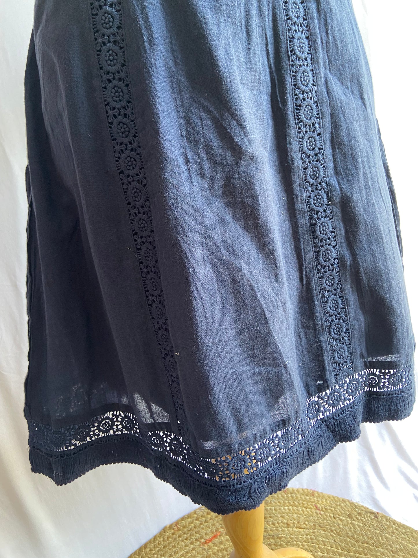 Elegant Navy Blue Lace-Trimmed Short Dress