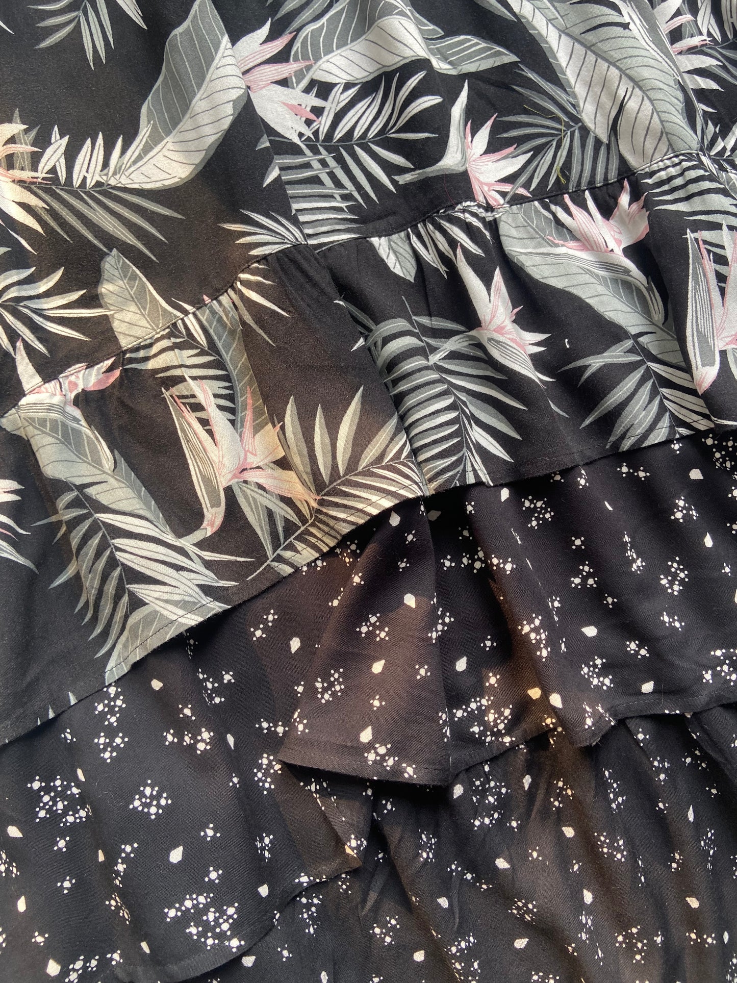 Women’s Black Tropical Print Layered Maxi Skirt