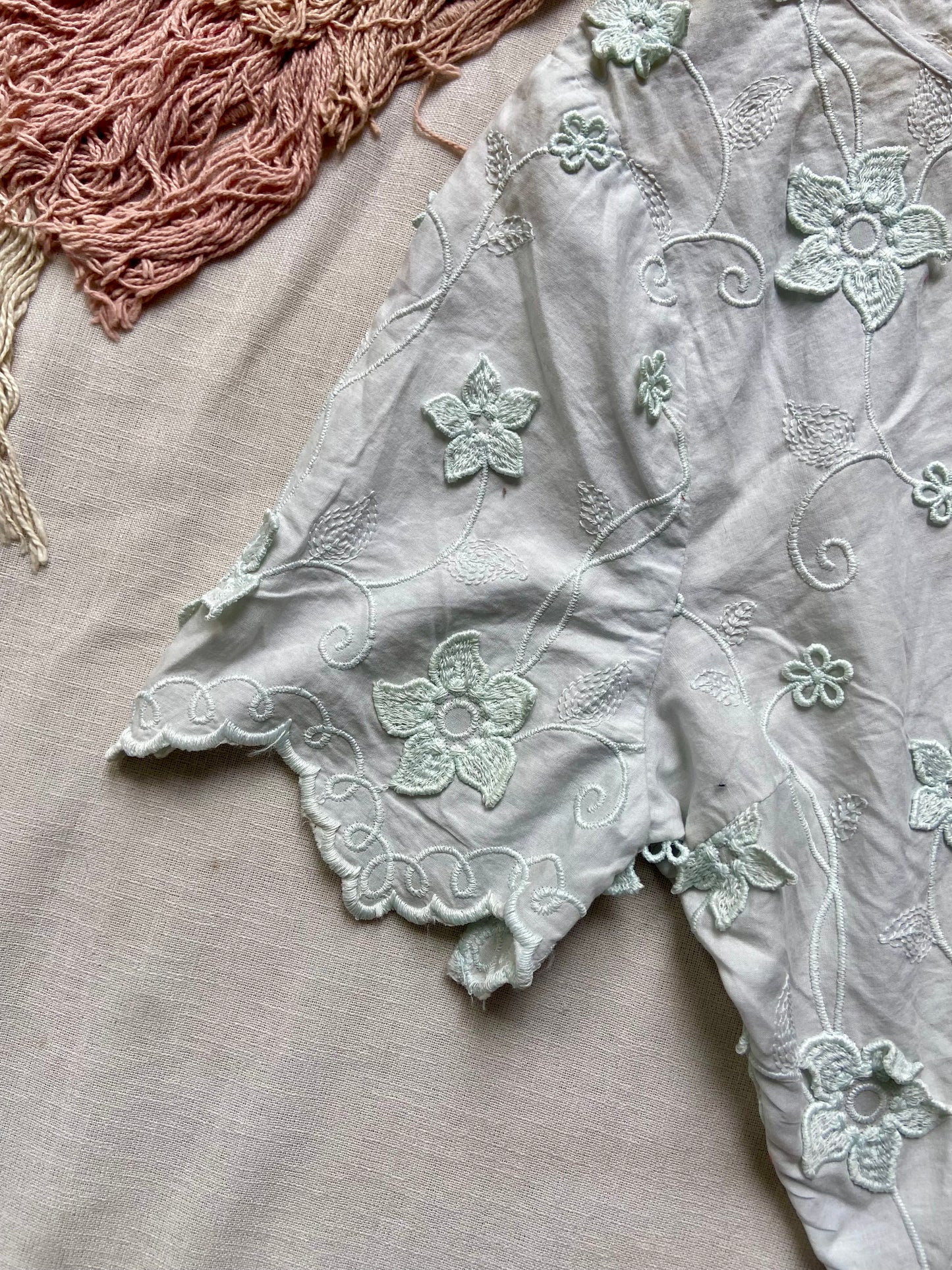 Embroidered White Floral Crop Top – Short Sleeve