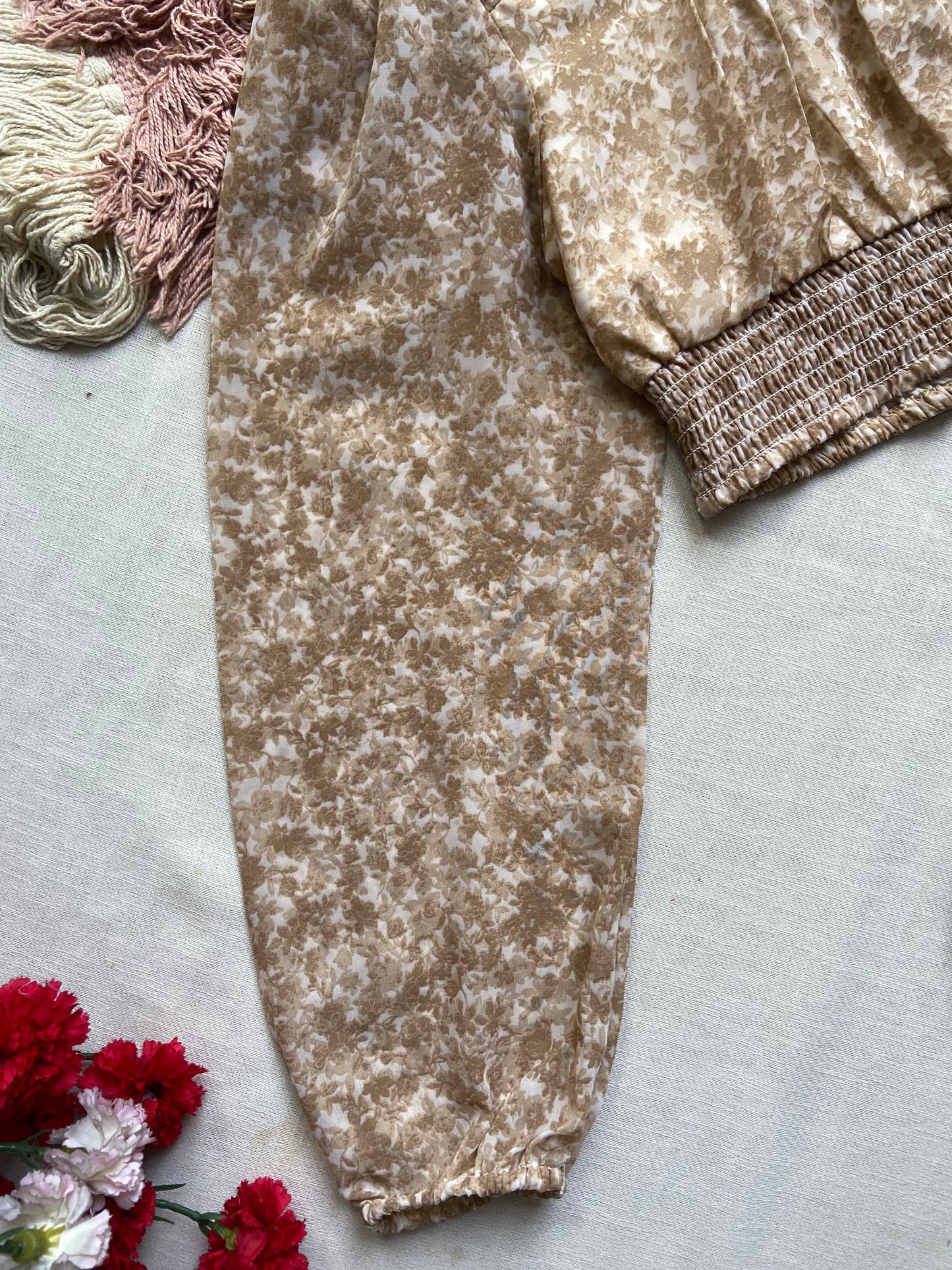 Beige Floral Print Crop Top with Puff Sleeves & Smocked Waist – Boho Chic Style