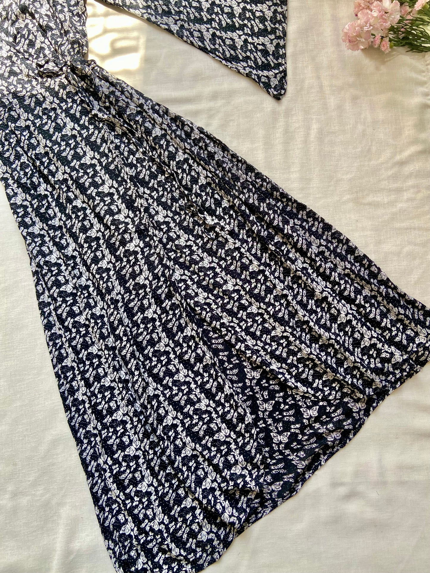 Floral Print Black Maxi Dress with Flared Sleeves