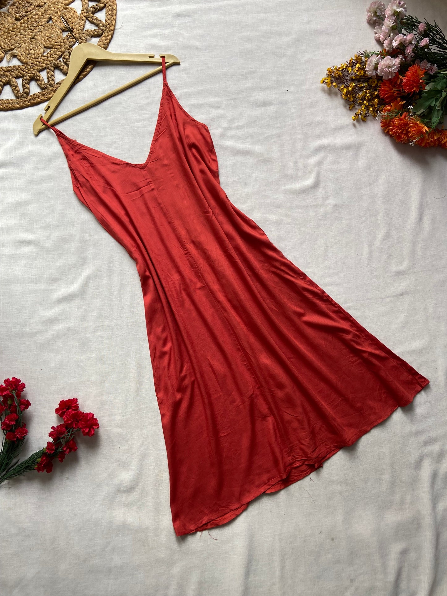 Chic Red Satin Slip Dress – Spaghetti Straps & V-Neckline