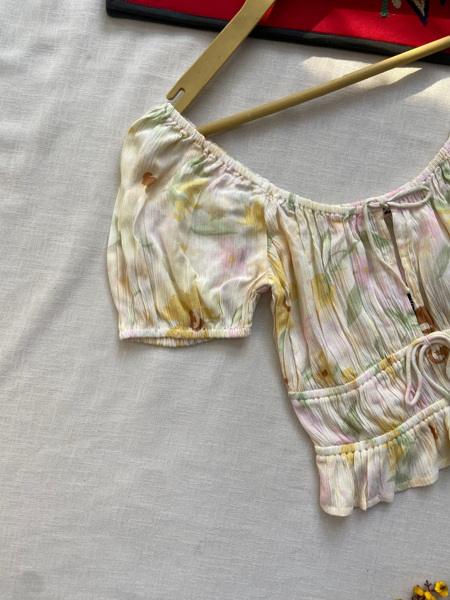 Floral Puff Sleeve Crop Top