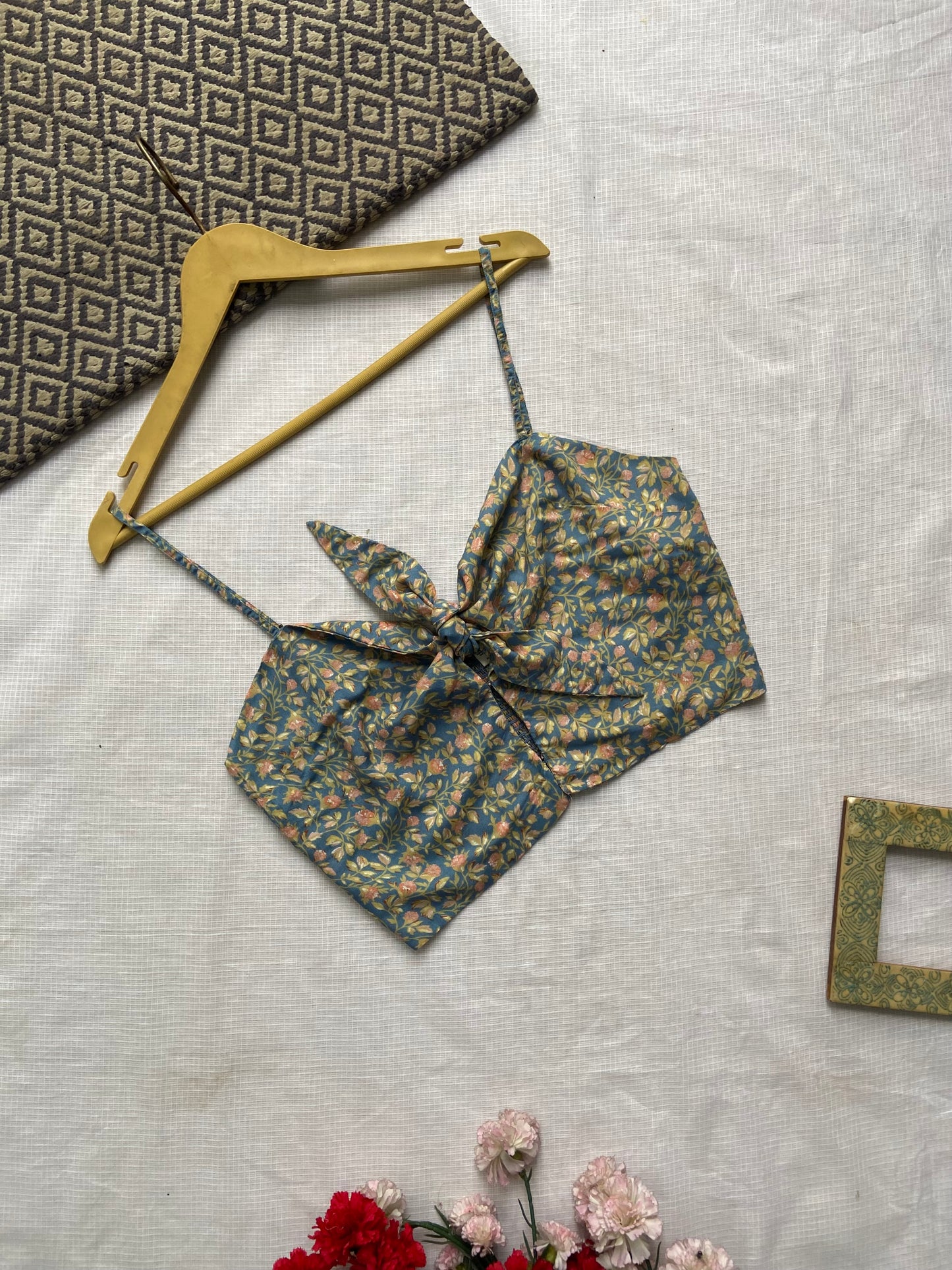 Women's Floral Tie-Front Spaghetti Strap Crop Top – Boho Summer Cami