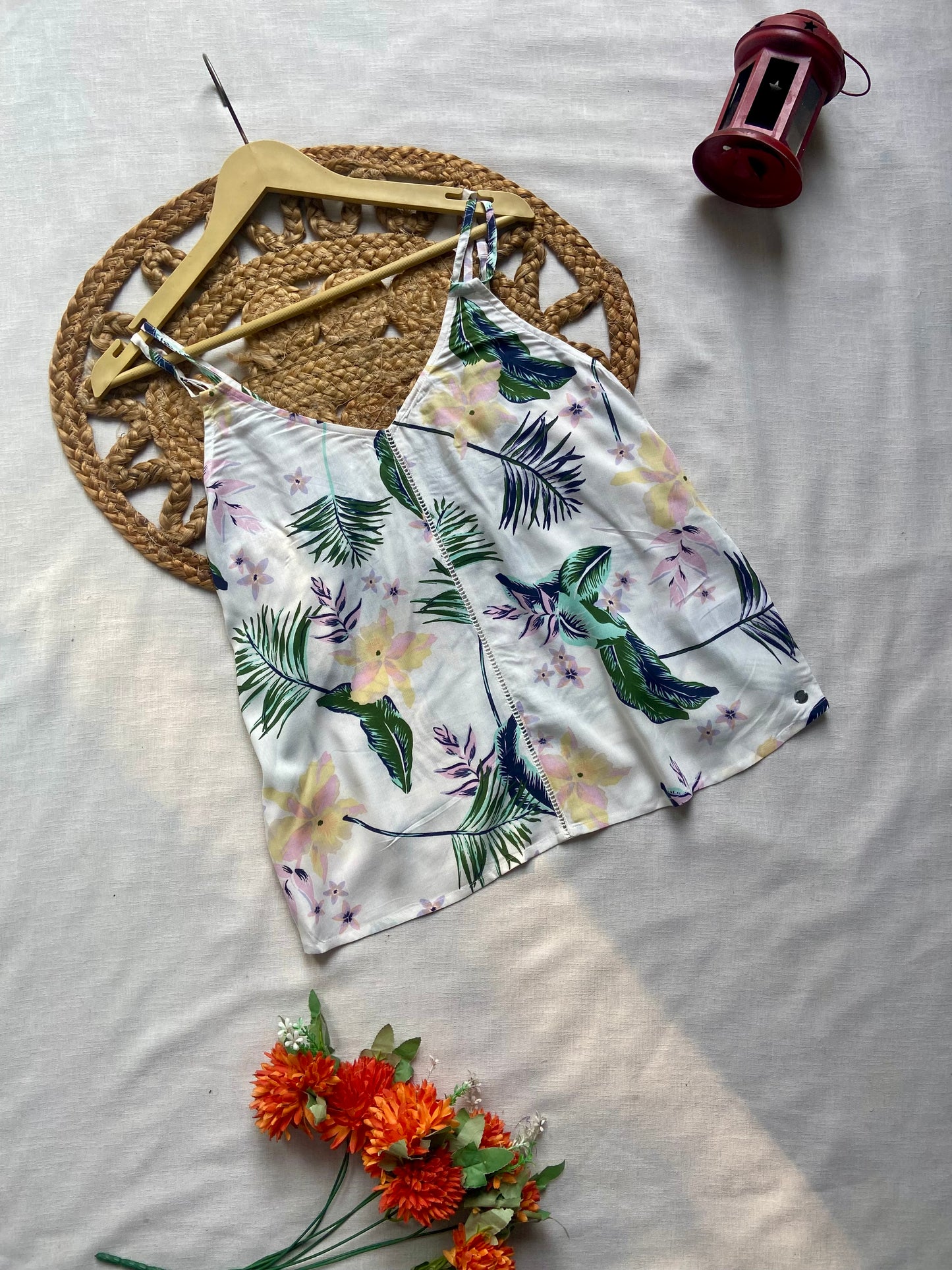 Women’s White Floral Print Sleeveless Top