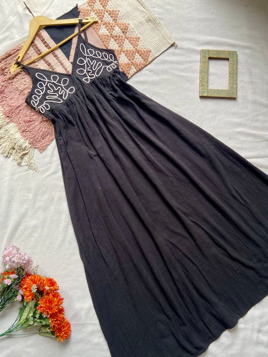 Boho Black Sleeveless Maxi Dress with White Embroidery