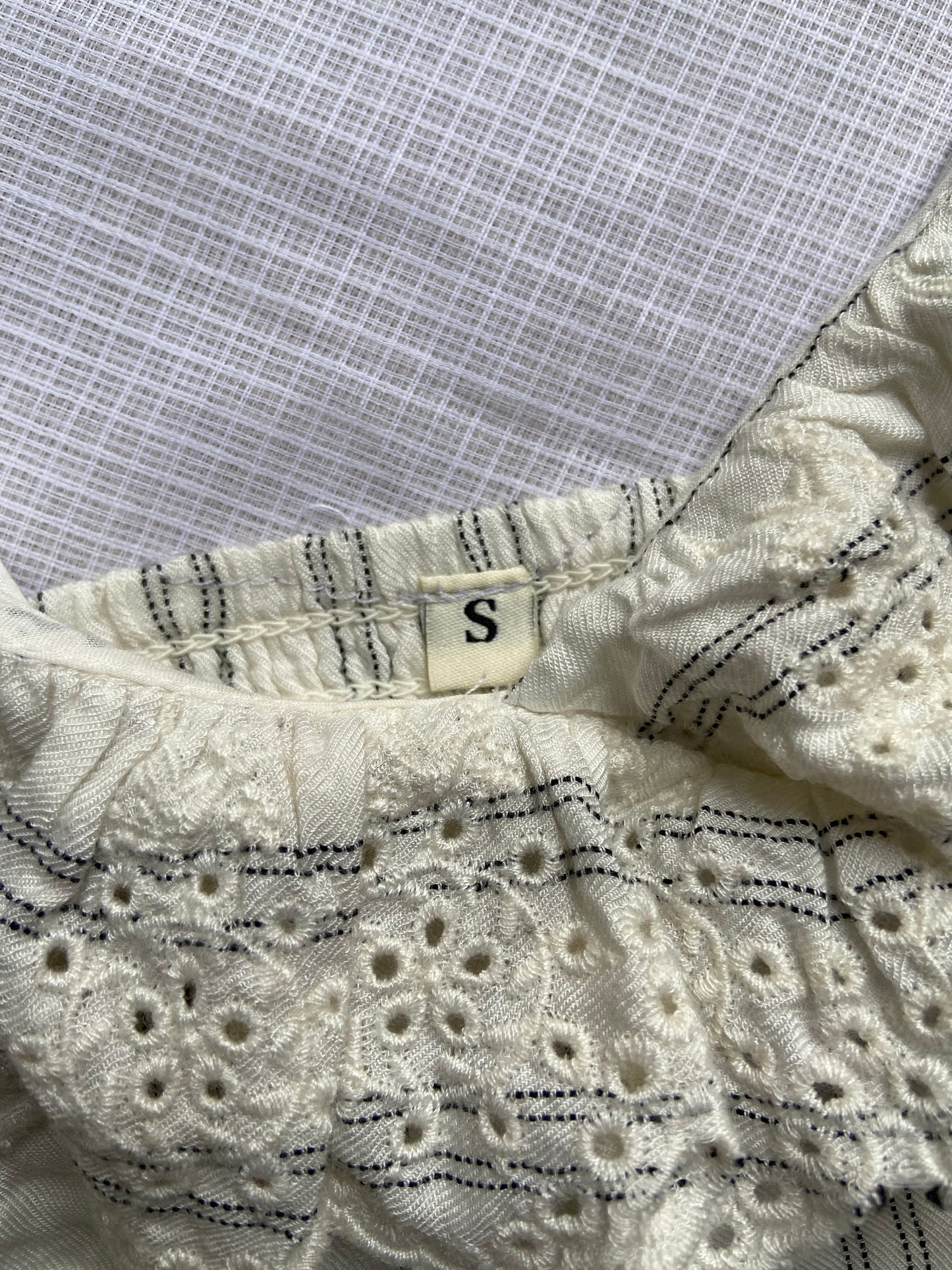 Vintage-Inspired Ruffle Lace Crop Top