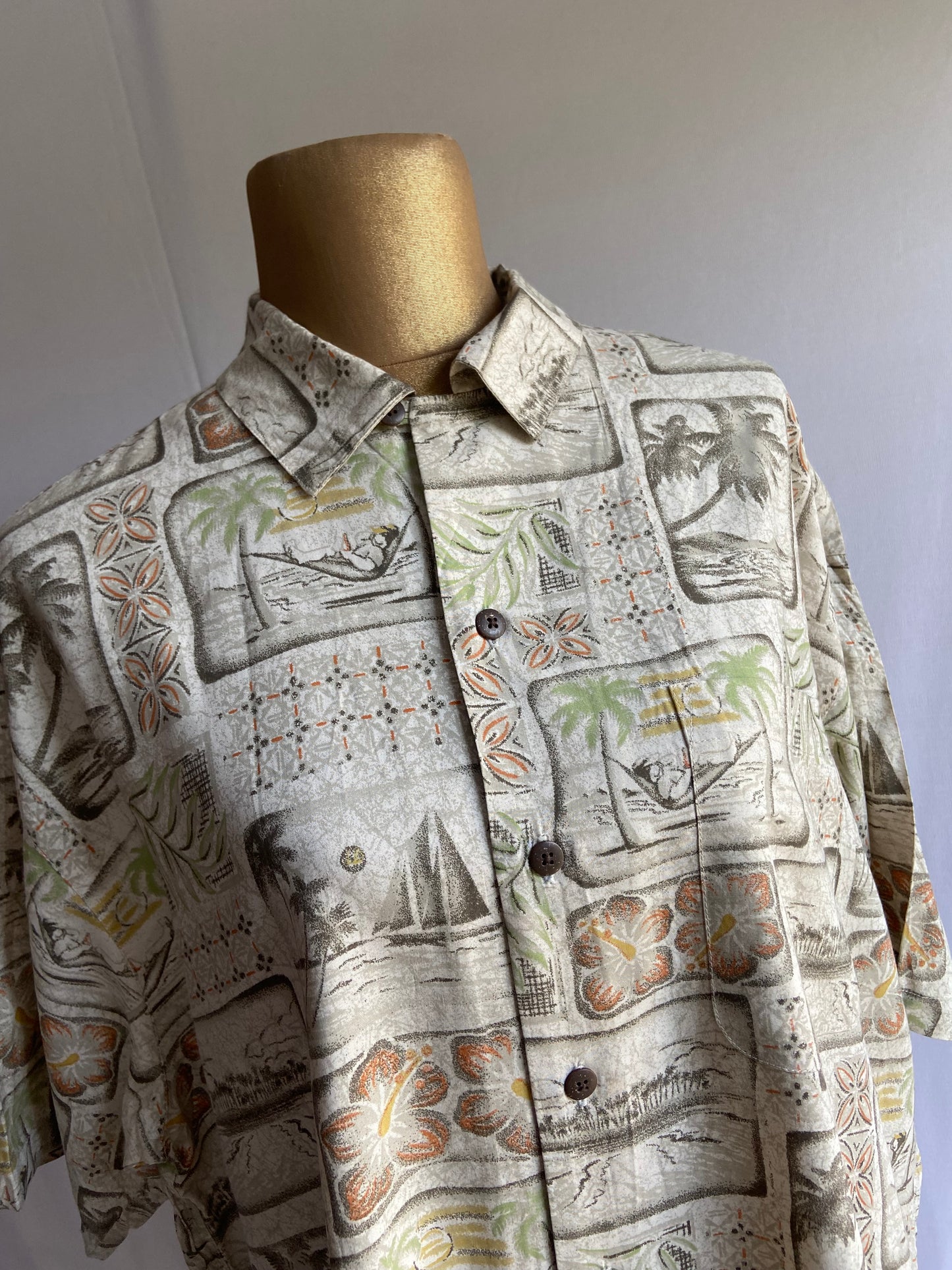 Women's Vintage Hawaiian Print Shirt