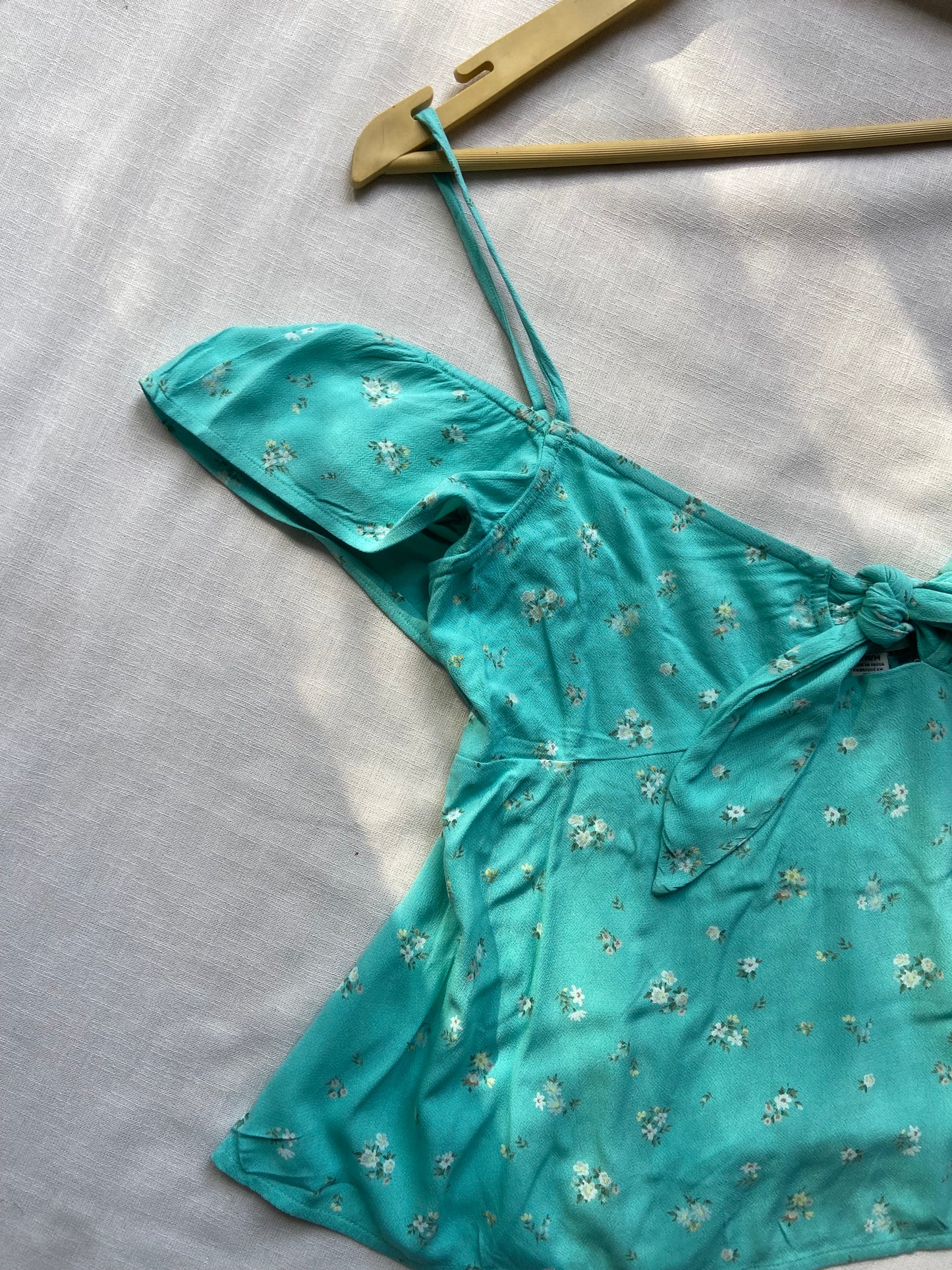 Floral Off-Shoulder Tie-Front Crop Top – Aqua Blue