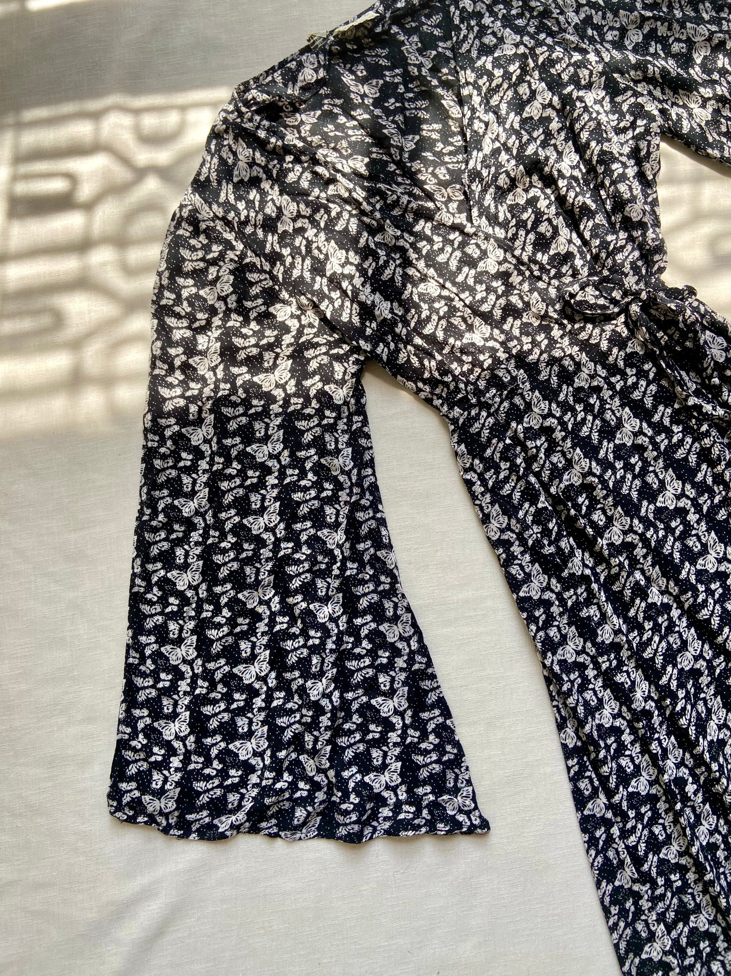 Floral Print Black Maxi Dress with Flared Sleeves