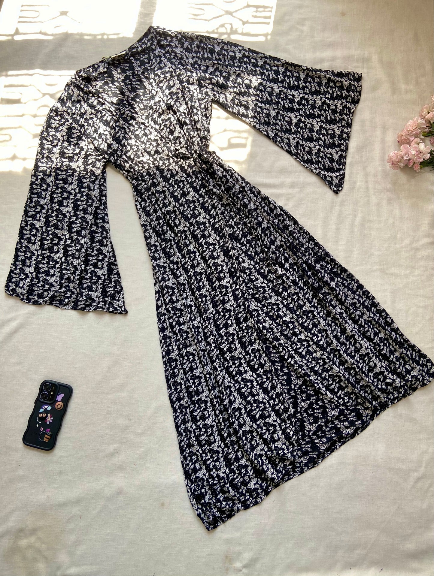 Floral Print Black Maxi Dress with Flared Sleeves