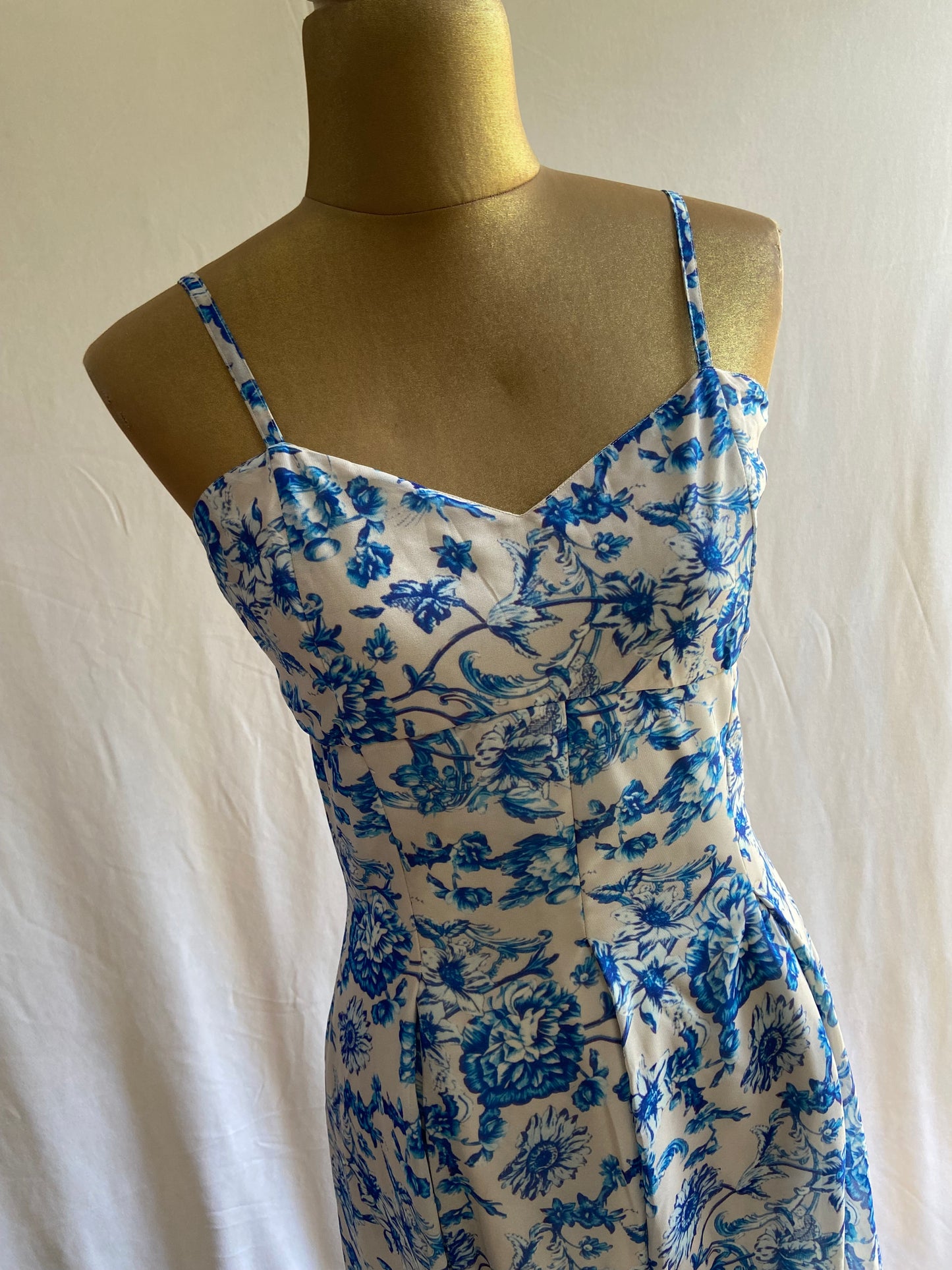 Elegant Blue Floral Print Spaghetti Strap Maxi Dress