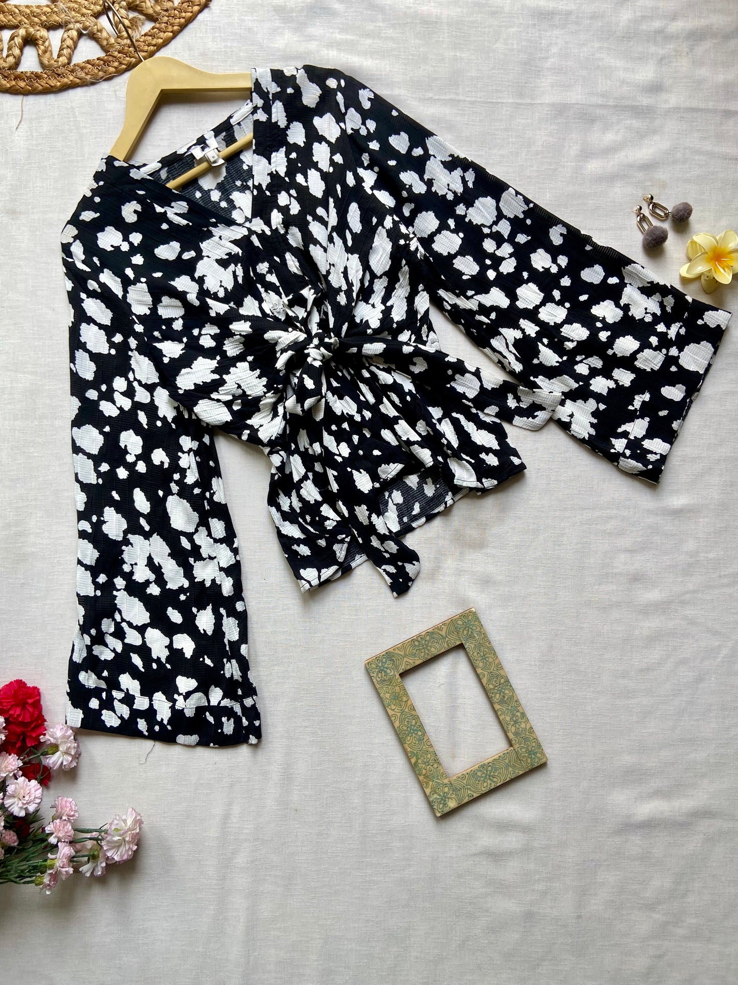 The Black And White Top