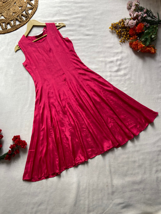 Elegant Fuchsia Sleeveless Flared Dress – Satin Finish