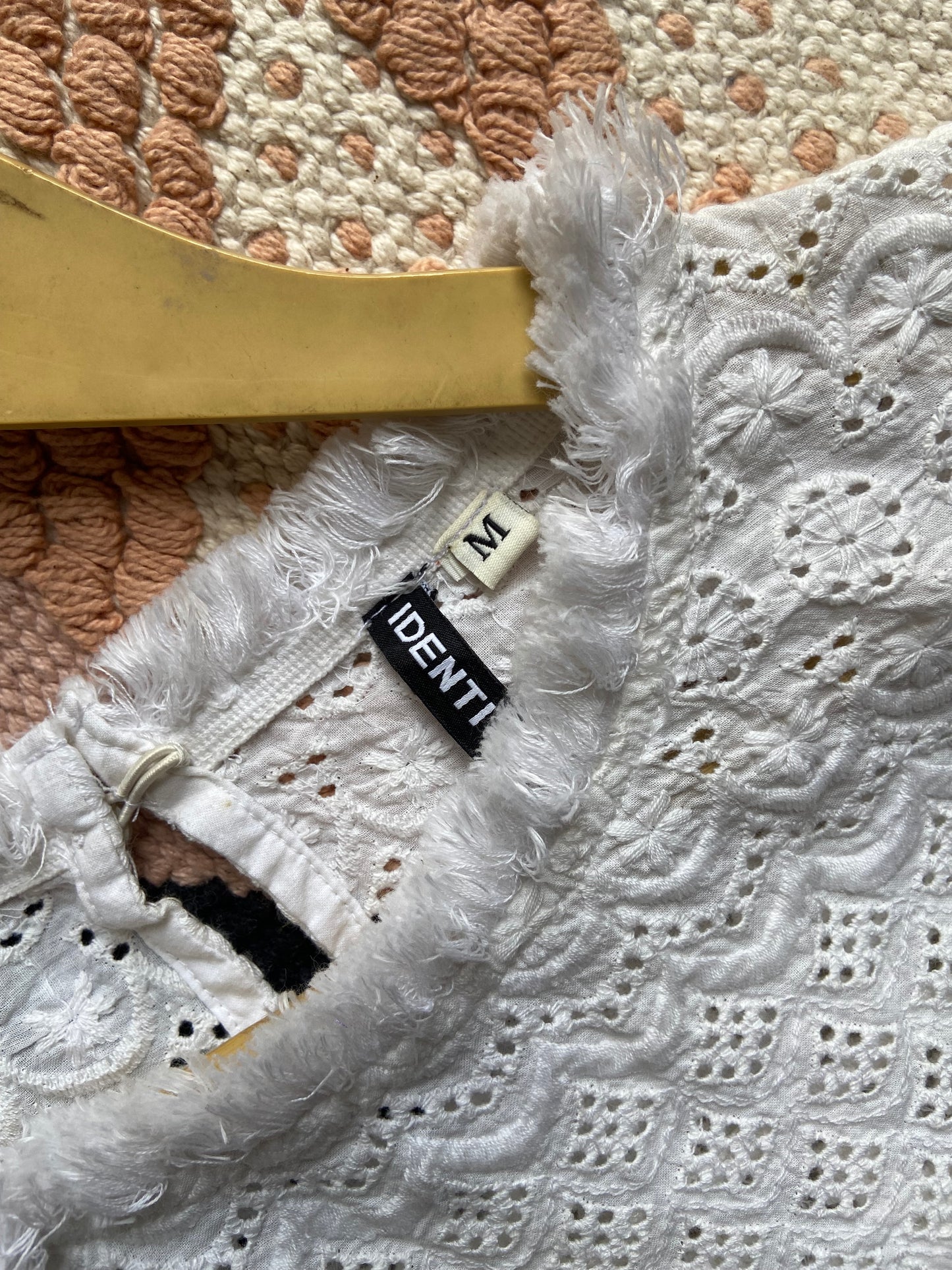 White Lace-Panelled Cotton Top with Puff Sleeves