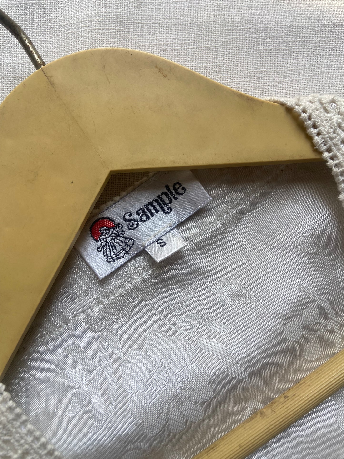 White Floral Embroidered Long Tunic Top