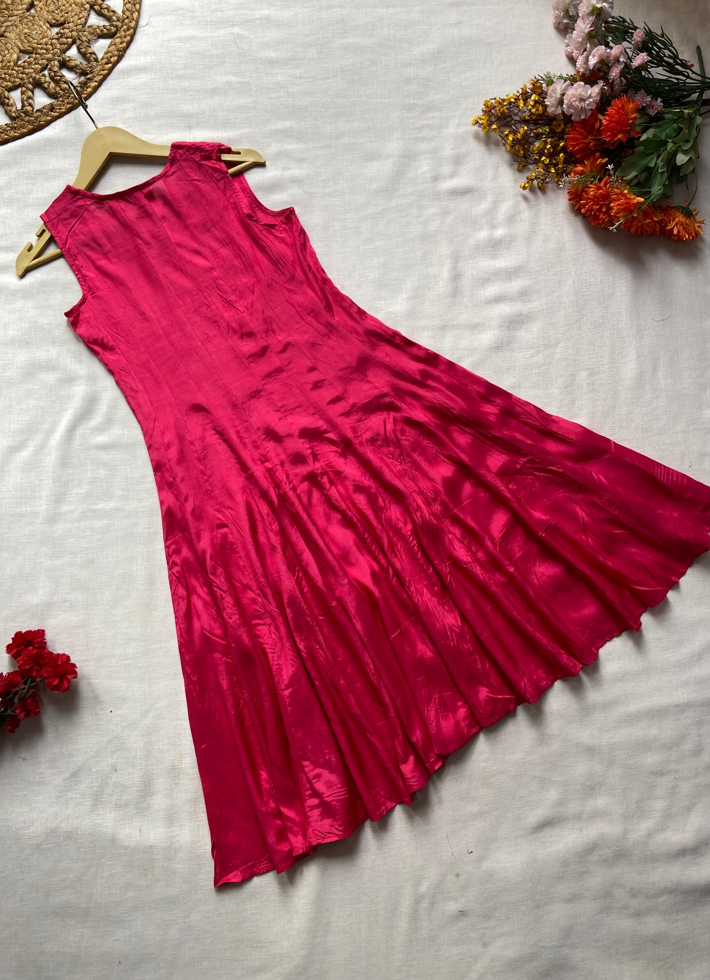 Elegant Fuchsia Sleeveless Flared Dress – Satin Finish