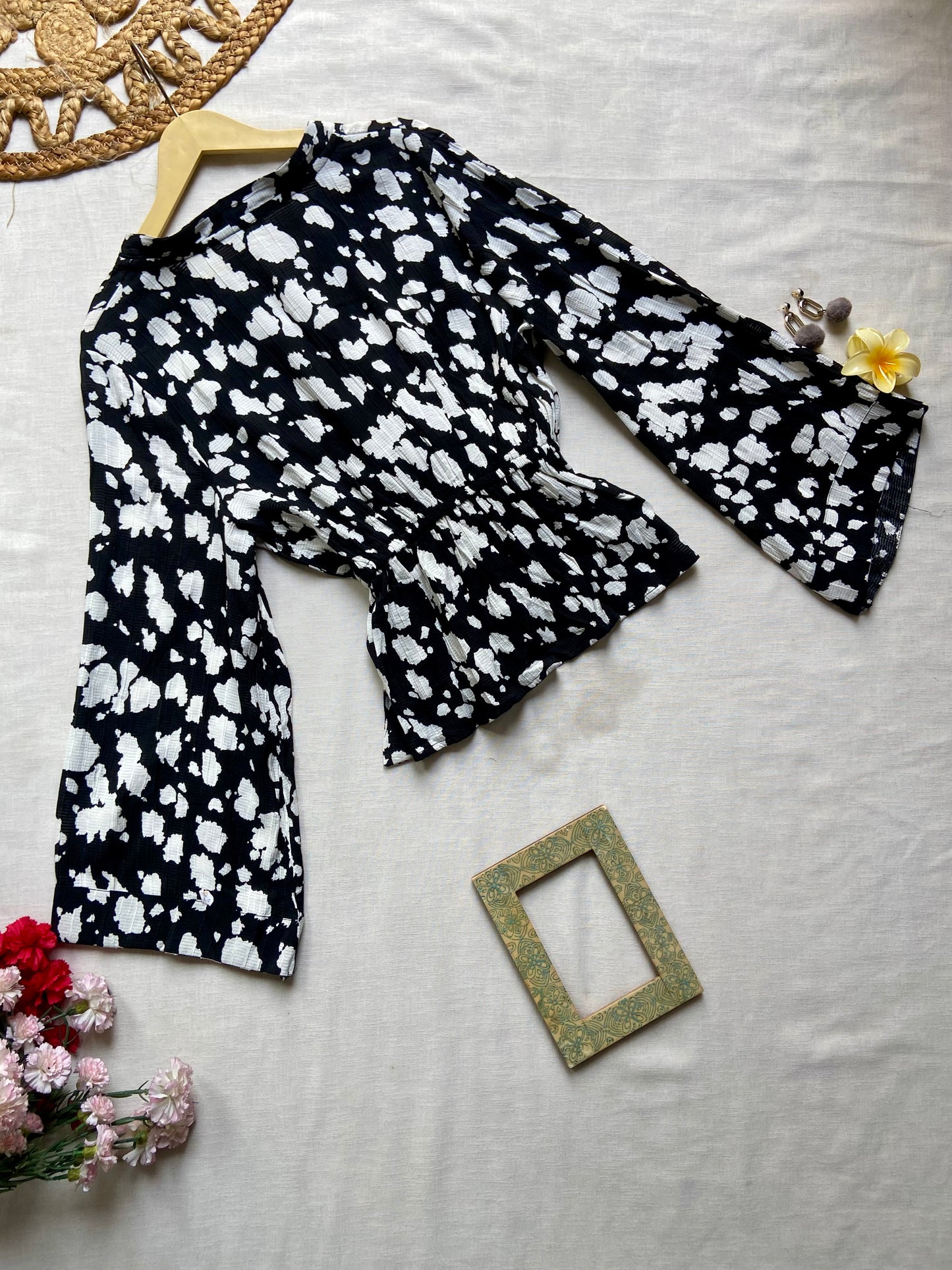 The Black And White Top