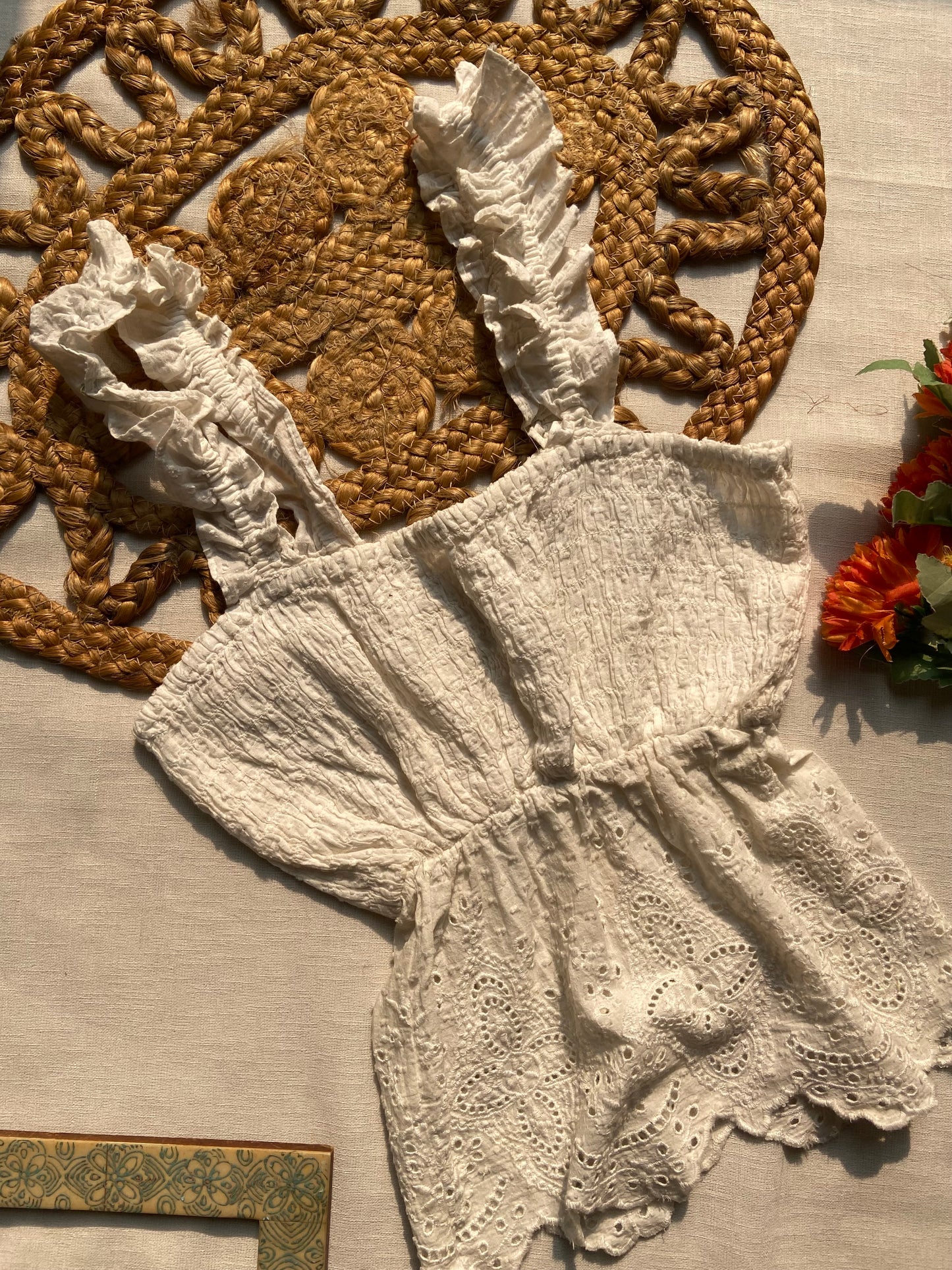 Women’s White Lace Ruffle Strap Peplum Top