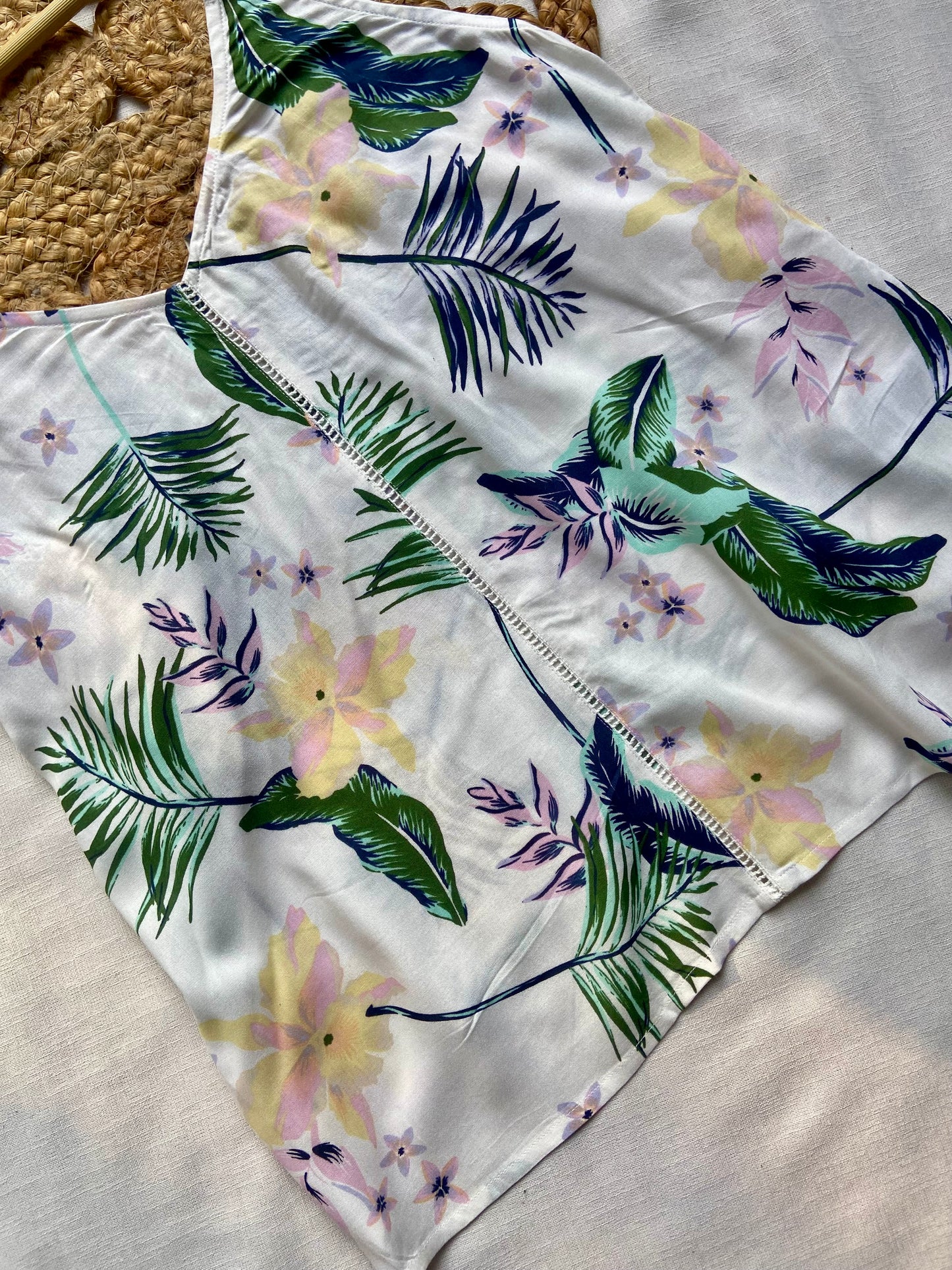 Women’s White Floral Print Sleeveless Top