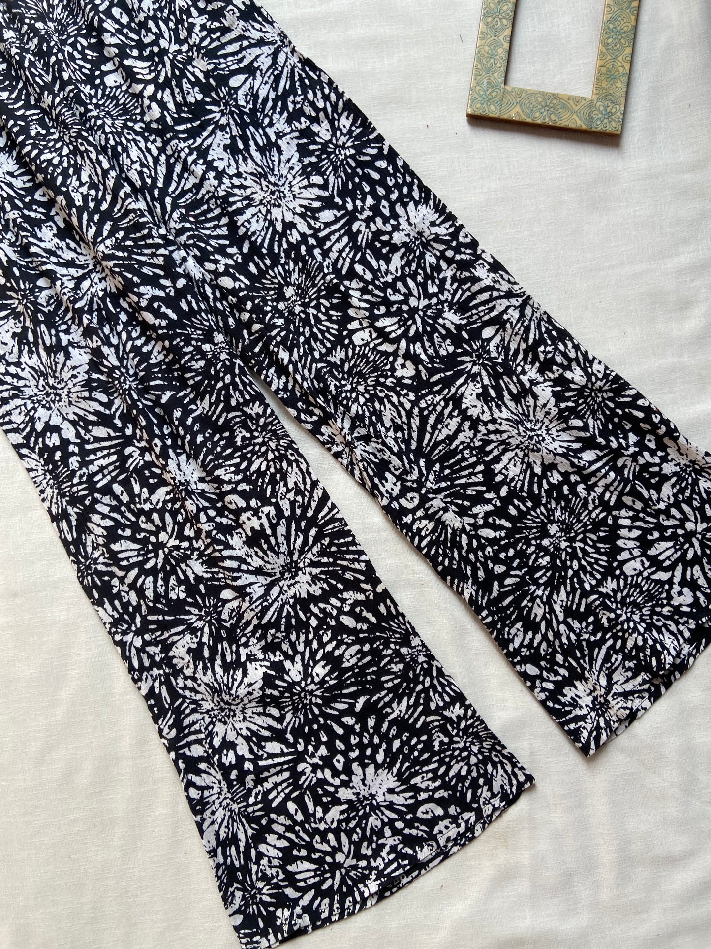 Women’s Black & White Floral Print Strapless Jumpsuit