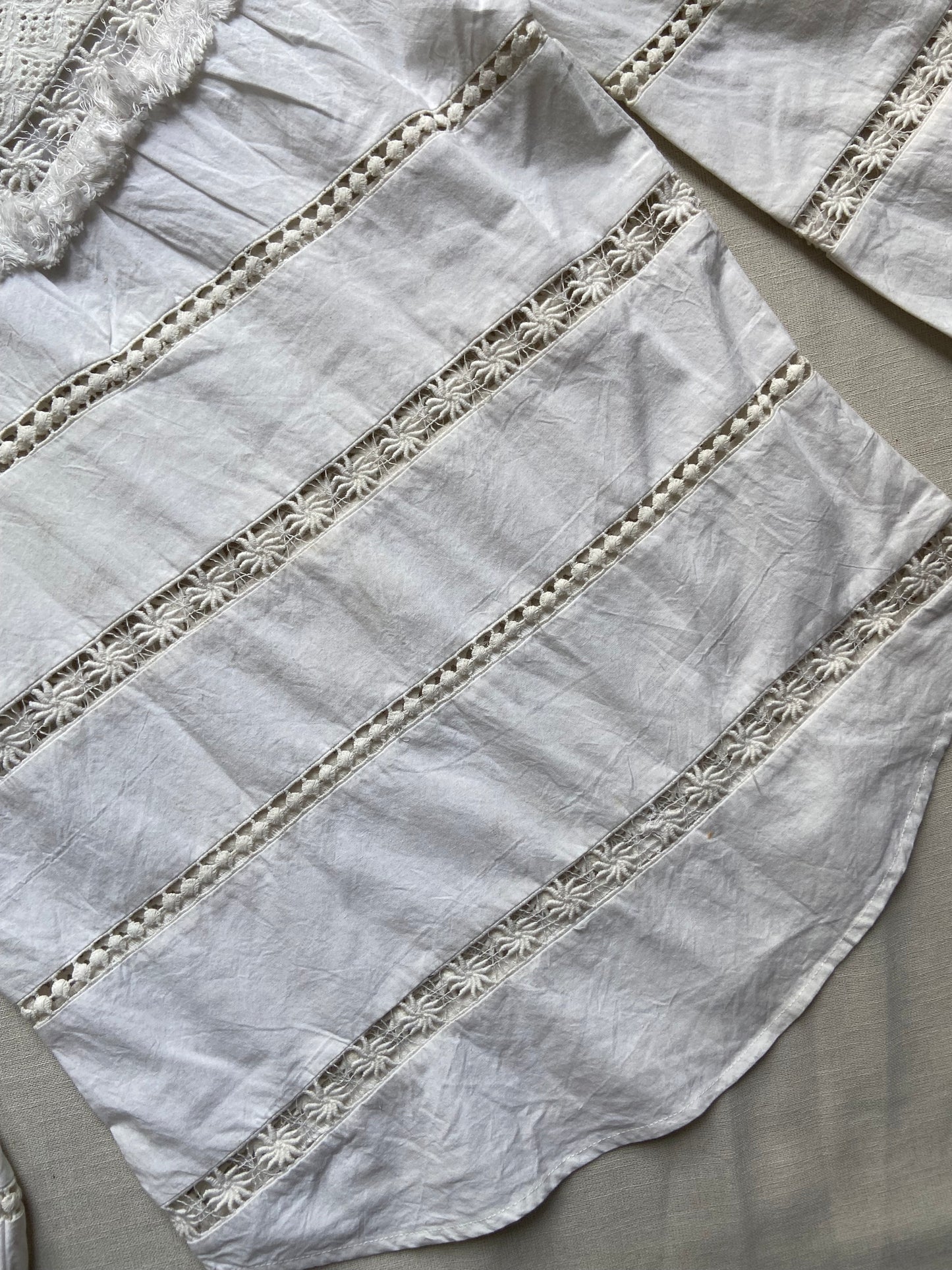 White Lace-Panelled Cotton Top with Puff Sleeves