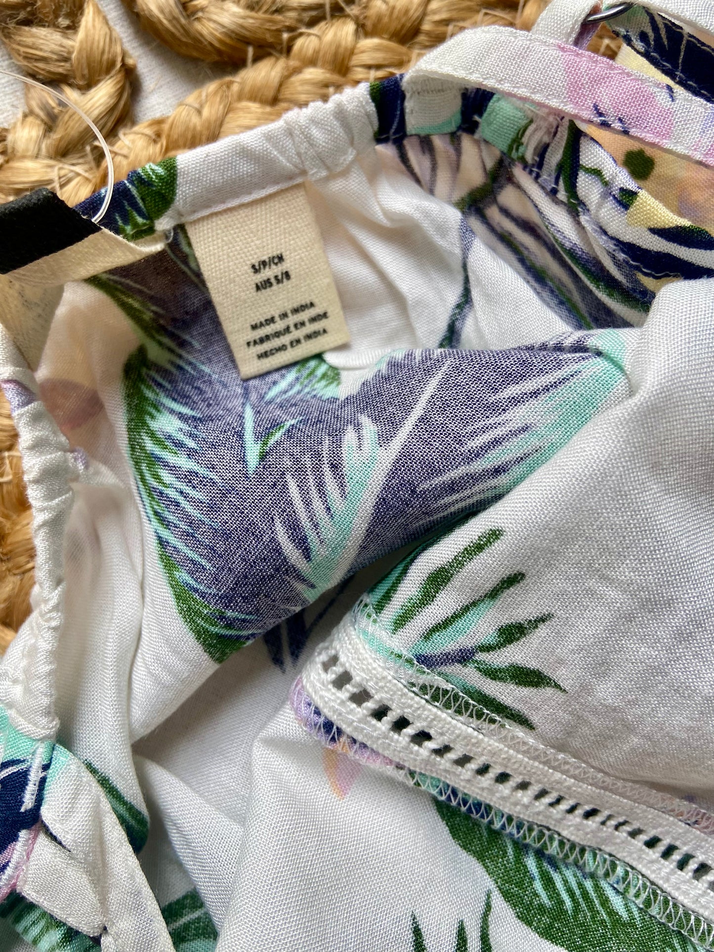 Women’s White Floral Print Sleeveless Top