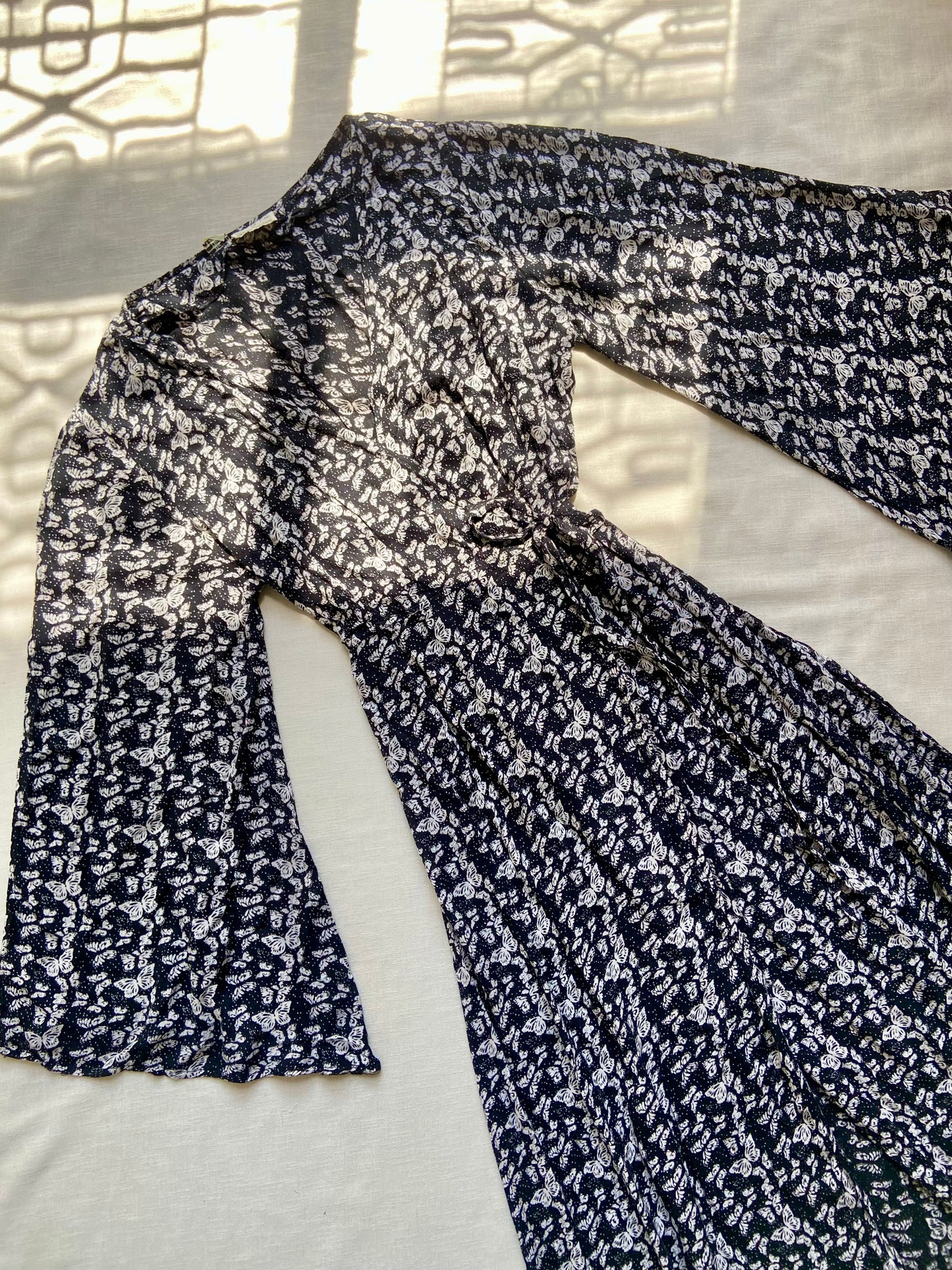 Floral Print Black Maxi Dress with Flared Sleeves