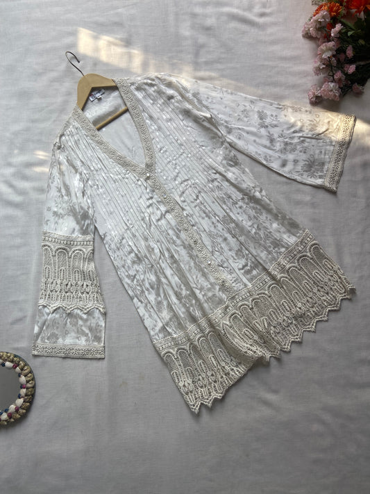 White Floral Embroidered Long Tunic Top