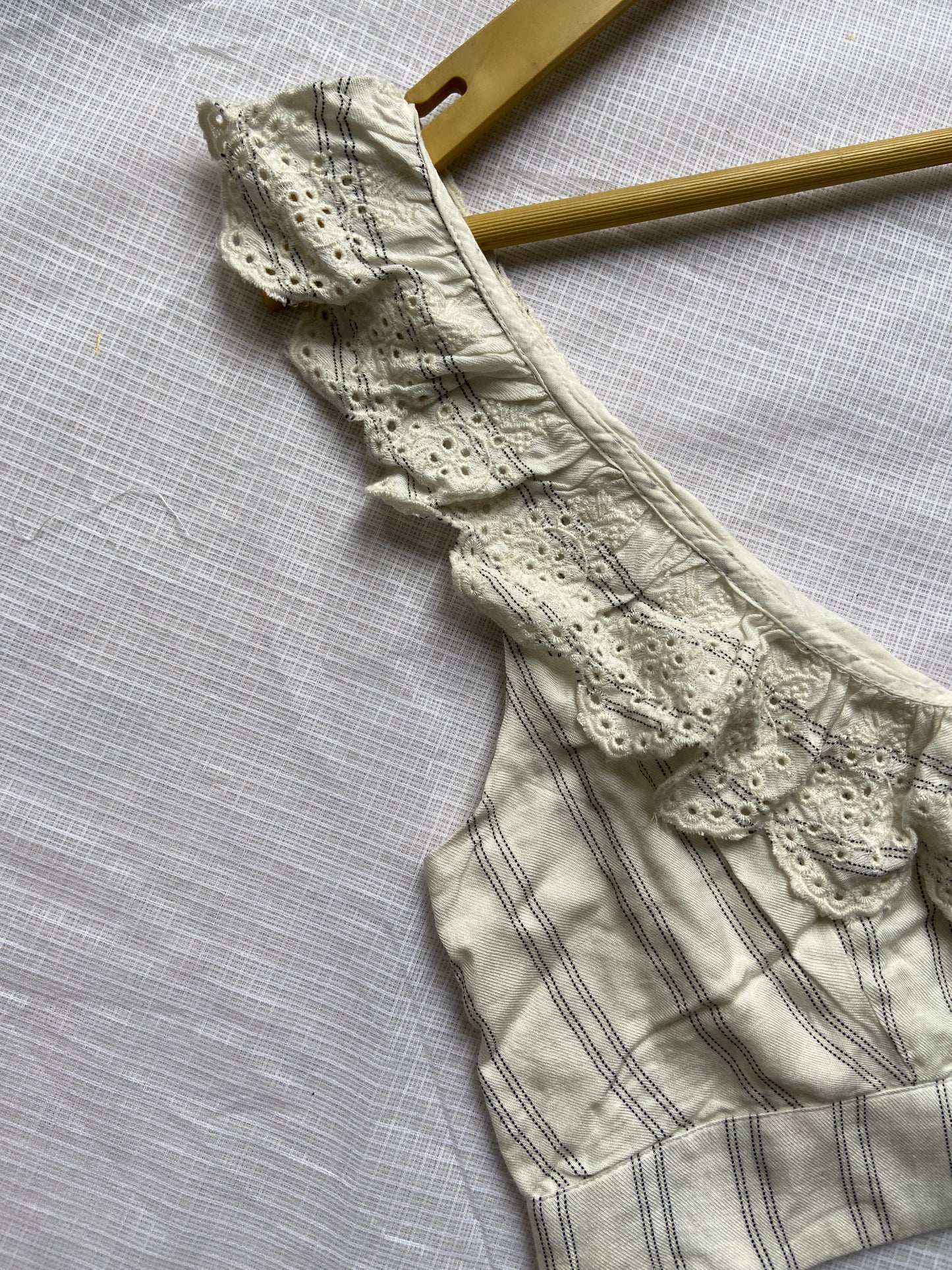 Vintage-Inspired Ruffle Lace Crop Top