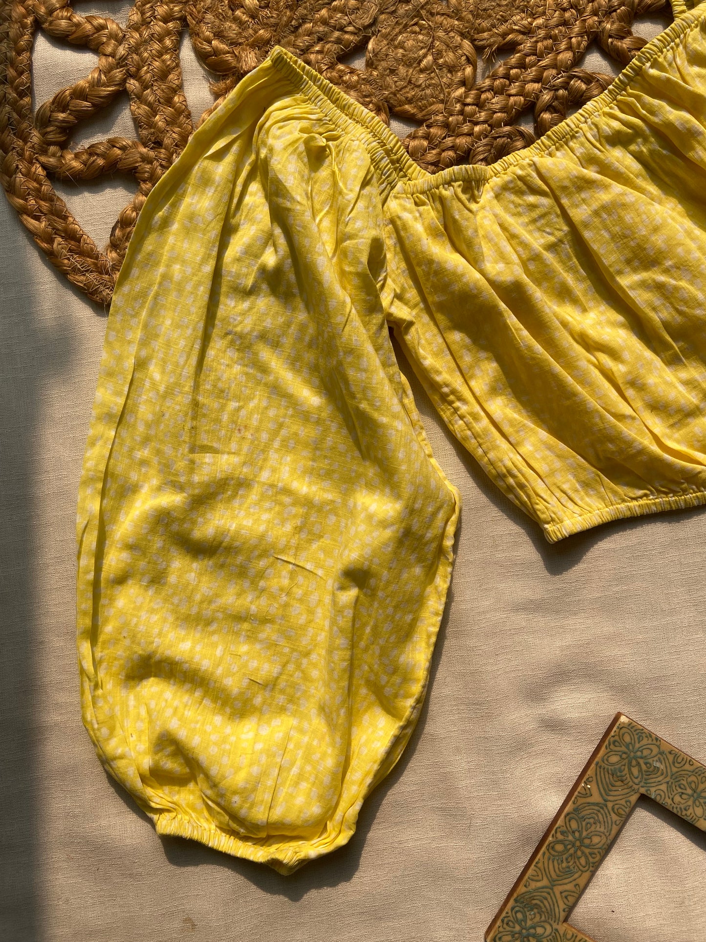 Women’s Yellow Off-Shoulder Crop Top with Balloon Sleeves