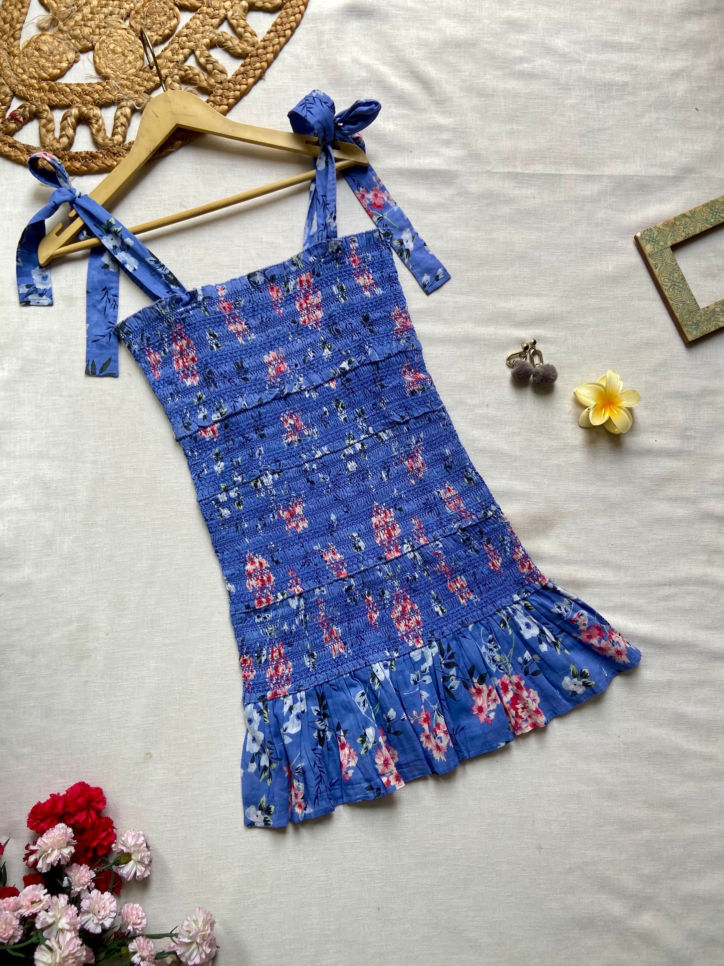 BLUE FLORAL SMOCKED MINI DRESS