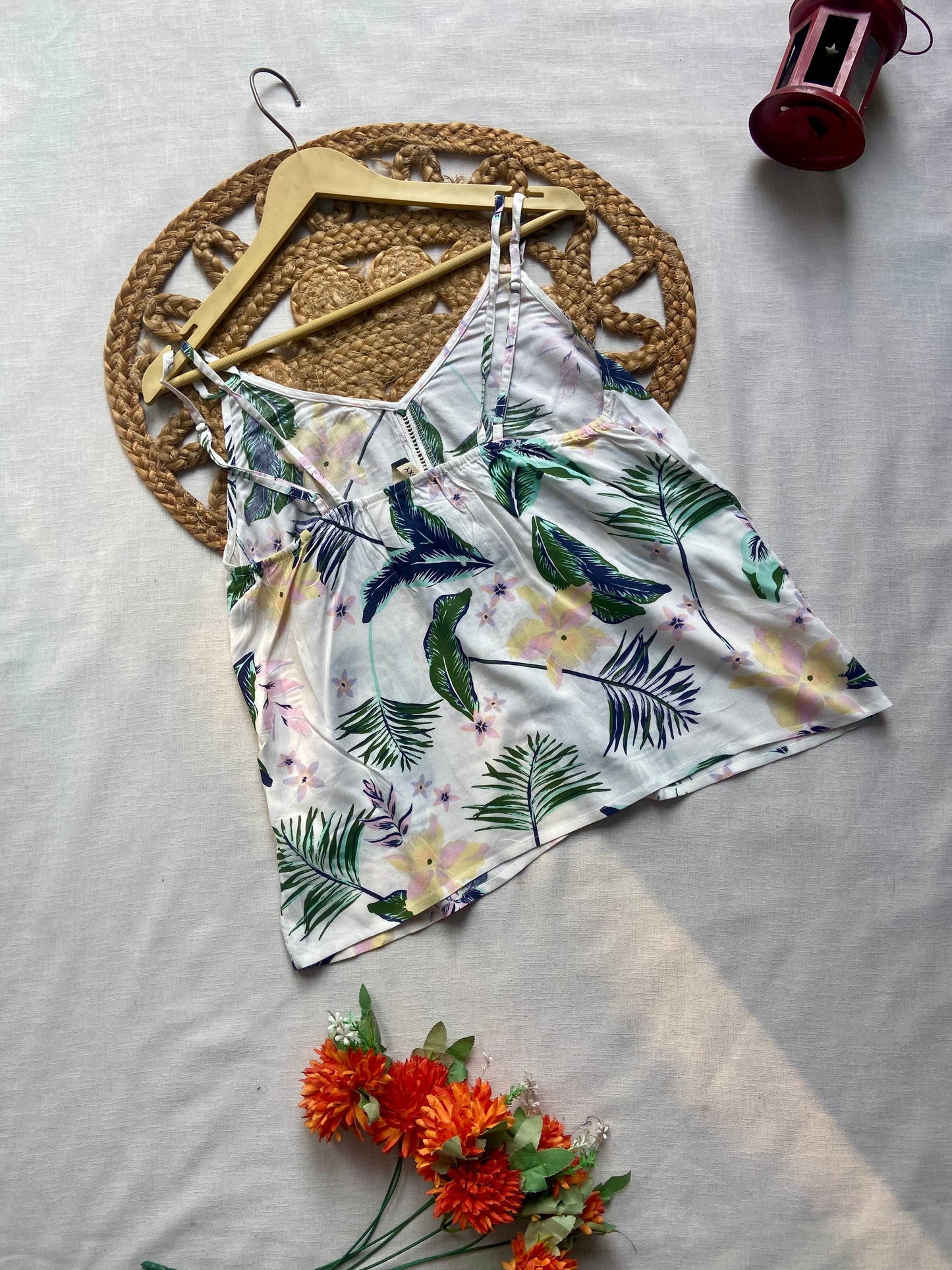 Women’s White Floral Print Sleeveless Top